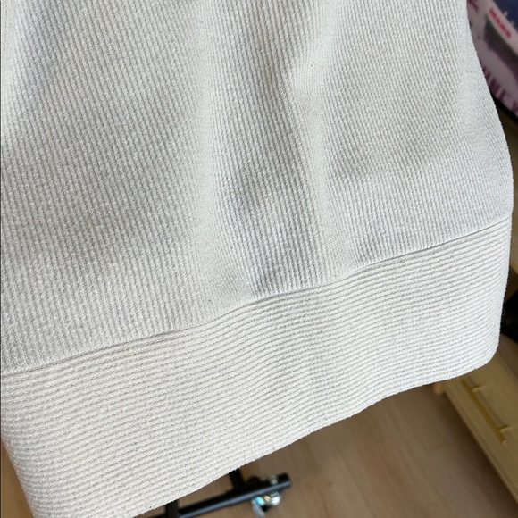 Flawed Madewell Cartigan. Size Large. Flaw is pilling. See all pics. - Picture 5 of 9